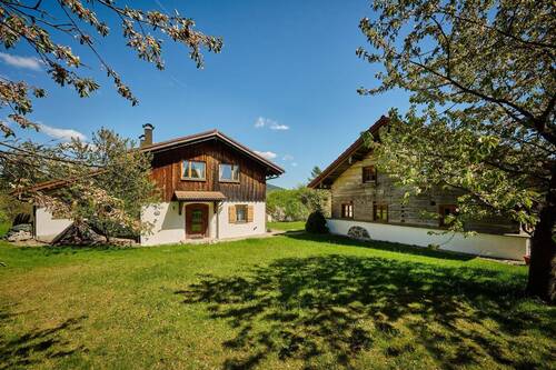 Anwesen Haselbach Außen - 9 Zimmer Einfamilienhaus in Haselbach