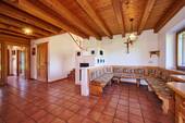 Anwesen Haselbach Haupthaus Essbereich. - 