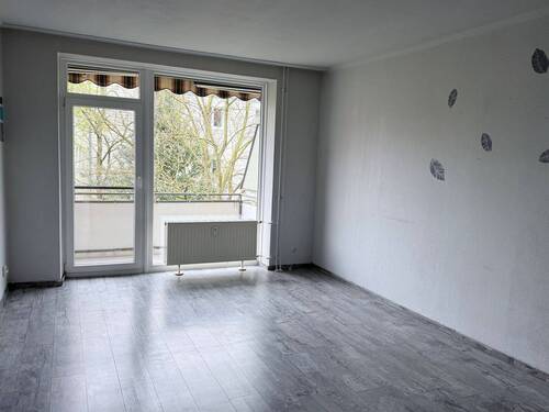Wohnzimmer - 3 Zimmer Etagenwohnung zum Kaufen in Hamburg