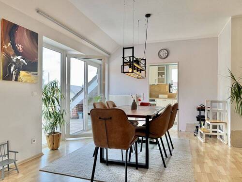 Wohn-/Esszimmer - 