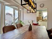Esszimmer mit Zugang zum Balkon OG - 