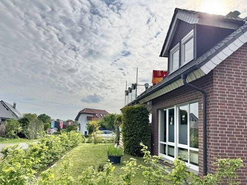 Hausansicht - 4 Zimmer Etagenwohnung in Augustdorf