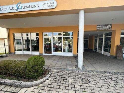 Hausansicht.jpg - Attraktive, repräsentative Flächen als Laden, aber auch Büro oder Praxis in TOP Lage!