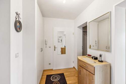Flur - 3 Zimmer Etagenwohnung in Erding