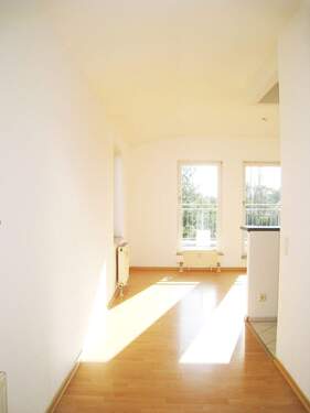 Wohnzimmer - Blick vom Flur.jpg - 1 Zimmer Terrassenwohnung zum Kaufen in Berlin