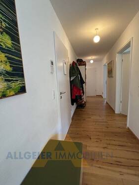 Flur - 3 Zimmer Etagenwohnung zum Kaufen in Freiburg im Breisgau / Günterstal