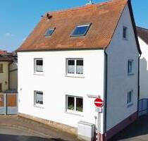 Charme trifft Vielseitigkeit: Einfamilienhaus mit großem Hof und attraktivem Nebengebäude - Großostheim