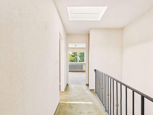 OG Flur mit Lichtkuppel - 