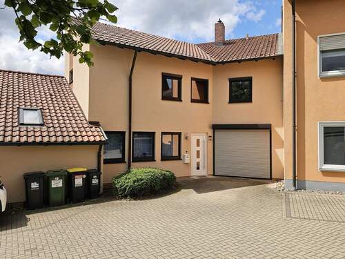 Objektansicht - 4 Zimmer Etagenwohnung zum Kaufen in Rödental