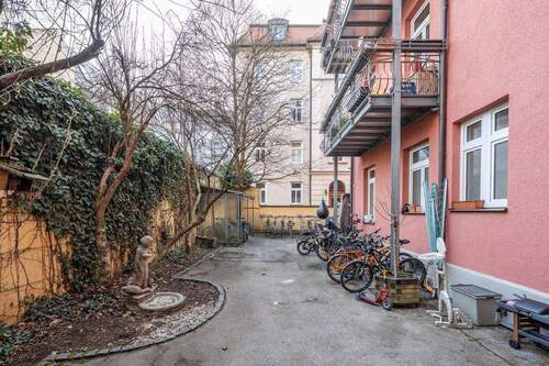Innenhof - Etagenwohnung mit 77,00 m&sup2; in München zum Kaufen