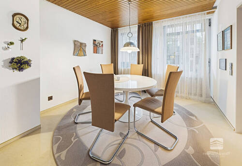 Wohn-/Esszimmer (KI) - 