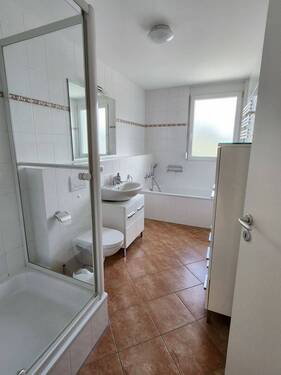 Tgl. Wannen-/Duschbad OG - 