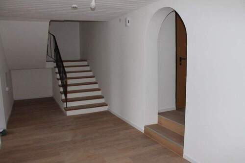 Flur EG mit Blick zum Aufgang 1. Obergeschoss - 