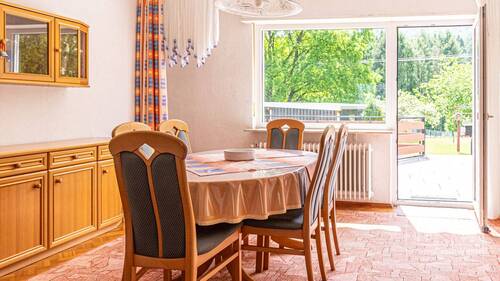 EG - Esszimmer mit Zugang zur Terrasse - 