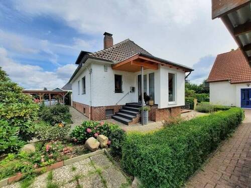 Nord-West Ansicht , Eingang.jpg - Gemütliches Einfamilienhaus in WOB Ehmen