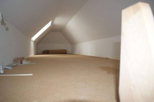 Spitzboden 16 qm - 