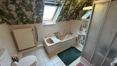 Vollbad im Obergeschoss - 