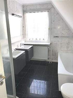Badezimmer im I. OG - 