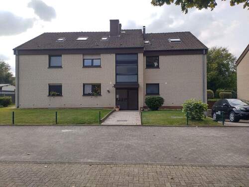 Außenansicht vorn - Bad Iburg, helle 3 Zimmerwohnung *PROVISIONSFREI*