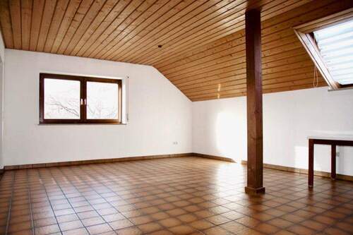 Wohnzimmer - 3 Zimmer Etagenwohnung zur Miete in Neuendettelsau