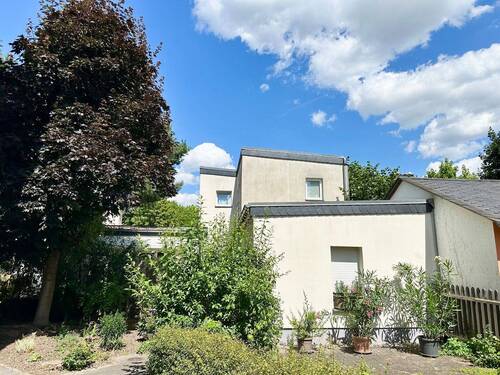 Hausansicht - *Absolute Rarität in Dresden-Blasewitz! Separates Gartenhaus in grüner Lage*