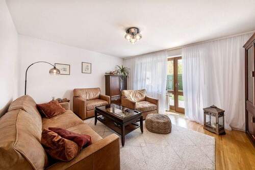 Wohnzimmer - 3 Zimmer Etagenwohnung zum Kaufen in München