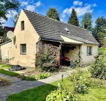 Charmantes Häuschen mit idyllischem Grundstück - Markersdorf