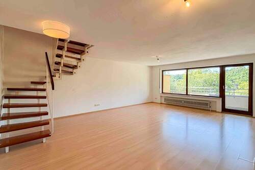 Wohnzimmer - 3 Zimmer Einfamilienhaus zum Kaufen in Aalen