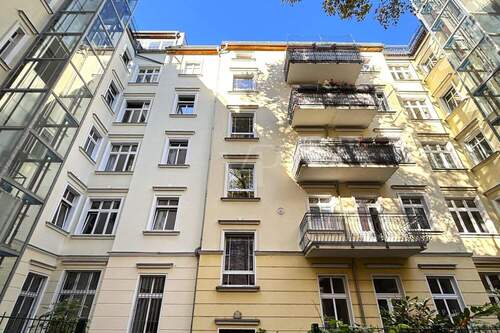 Fassade Seitenflügel - 