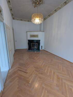 Wohnzimmer/ Bibliothek - 