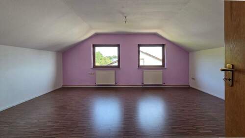 Schlaf-/Kinder-/Gästezimmer oder Homeoffice DG - 