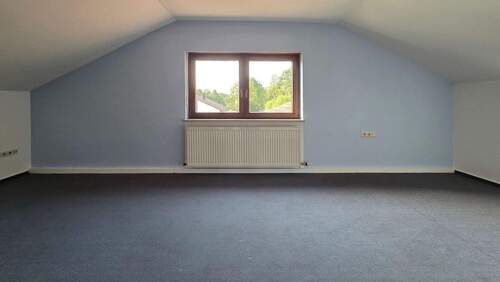 Schlaf-/Kinder-/Gästezimmer oder Homeoffice DG - 