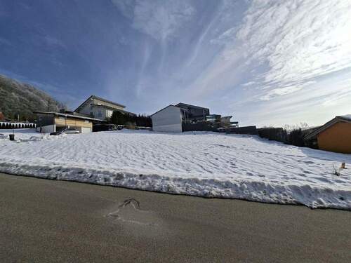 leichte Hanglage - Grundstück in Perlesreut