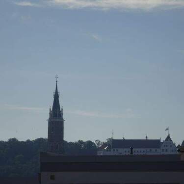 Blick auf das morgendliche Landshut vom WZ - 