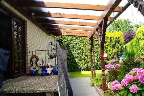 Überdachter Eingang - Mehrfamilienhaus, Wohnhaus mit 199,30 m² in Celle zum Kaufen