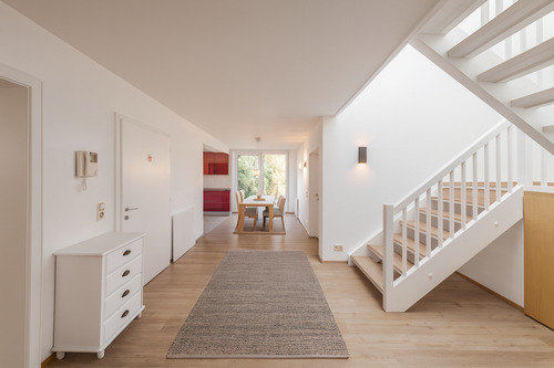 Flur 1.OG - 5 Zimmer Doppelhaushälfte in München