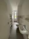 Gästebad mit Dusche - Etagenwohnung mit 115,00 m&sup2; in Magdeburg zur Miete