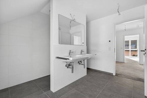 Badezimmer und Flur - 