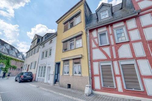 Seitenansicht 1 - 4 Zimmer Einfamilienhaus zum Kaufen in Wetzlar