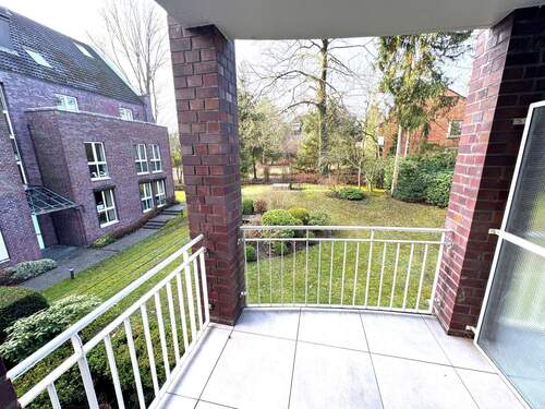 Balkon mit Gartenblick - 2 Zimmer Etagenwohnung zur Miete in Hamburg