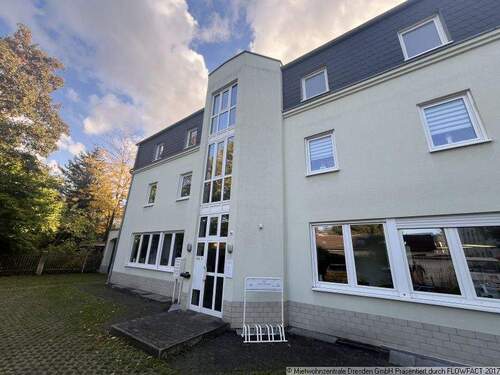 Hauseingang - Tolle 2-Raum Dachgeschosswohnung in Strehlen !!! - 2 Zimmer Etagenwohnung zum Kaufen in Dresden