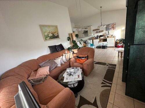 Blick vom offenen Wohnzimmer zur Küche.jpeg - 