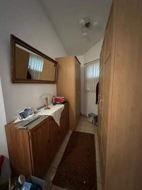 Ansicht Flur beim Eingang gleich rechts.jpeg - 2 Zimmer Etagenwohnung in Germering