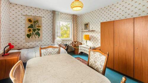 1. OG Schlafzimmer 1 2 - 