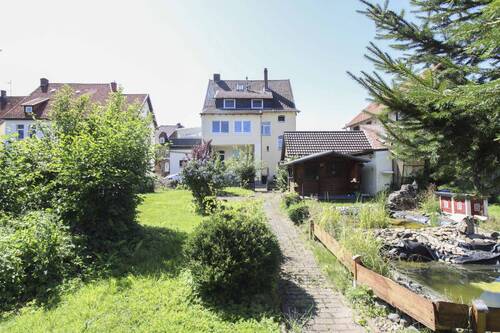 Garten und Rückansicht - 