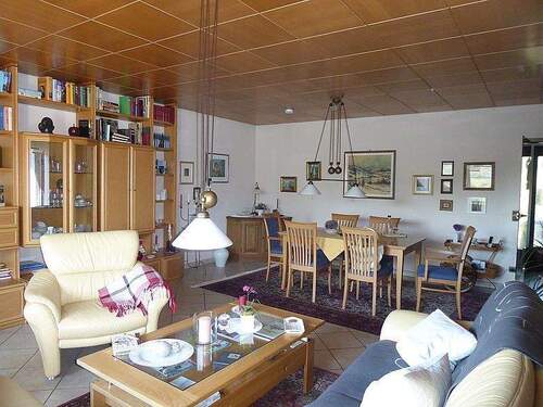 Wohnzimmer - 5 Zimmer Einfamilienhaus zum Kaufen in Reichshof