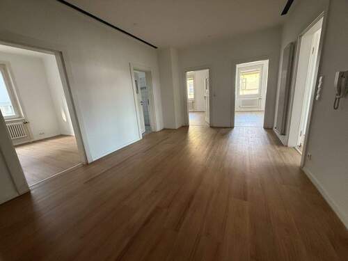 Bahnhofstr. Flur.jpg - 5 Zimmer Etagenwohnung zur Miete in Nürtingen