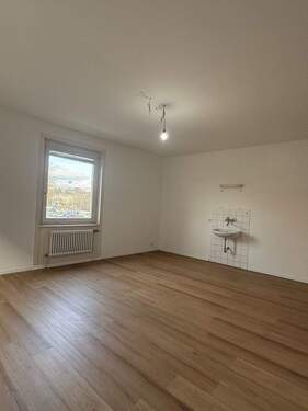 Bahnhofstr. Zimmer 3.jpg - 