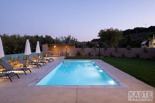 Pool - 5 Zimmer Mehrfamilienhaus, Wohnhaus zum Kaufen in Platanias