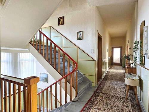 Breites historisches Treppenha - 